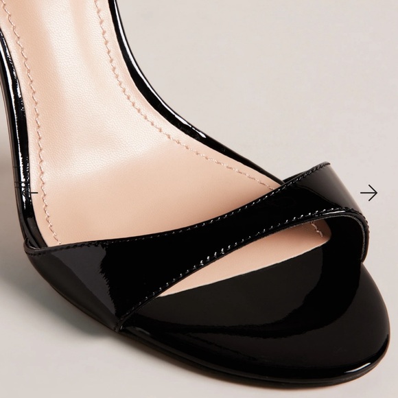 Ted baker HELMIA

Patent 103mm Ankle Strap Sandal ,Size 39 EU - Picture 2 of 4